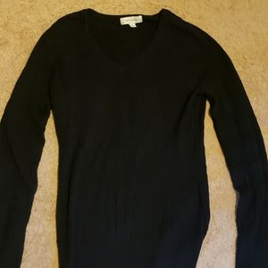 Black v neck sweater